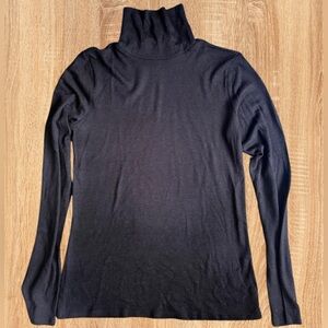 Women’s Express Thin Black Turtleneck Sweater